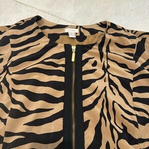 Women’s Chico’s size 4 zip up jacket
